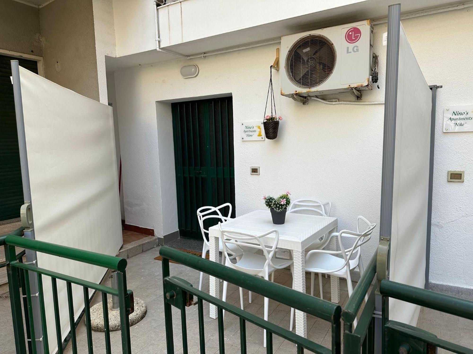 Nino'S Apartments Giardini-Naxos Exterior foto