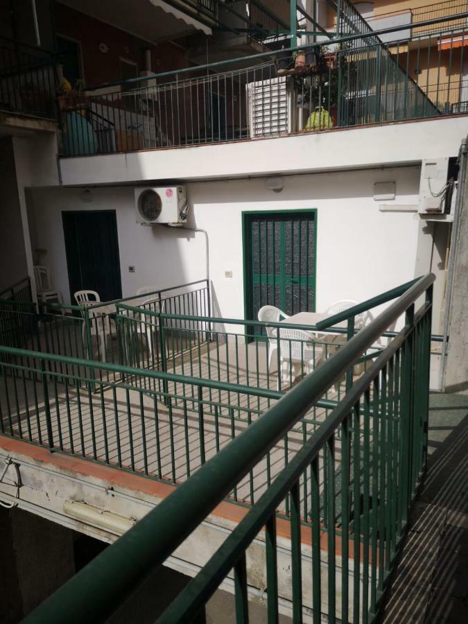 Nino'S Apartments Giardini-Naxos Exterior foto